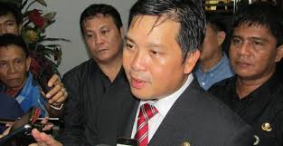 DR JERRY MASSIE: Amerika Saja Ganti Presiden Ganti Slogan !!