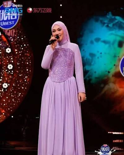 Shila Amzah 'tempah' tiket ke final program Singing With Legends di China |  Awani