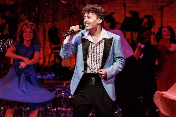 Energetic cast, 1980s nostalgia power Metropolis' 'Wedding Singer'