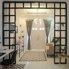 Lalu bagaimana hiasan dinding ruang tamu yang tepat? Hiasan Dinding Ruang Tamu Kaca Cek Bahan Bangunan