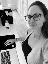 Johanna Stark's Instagram, Twitter & Facebook