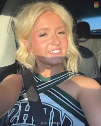 hii im alex and im from san antonio, texas ! i plan to major in nursing but  im not 100% committed to UH Mānoa however it is my top choice ! i