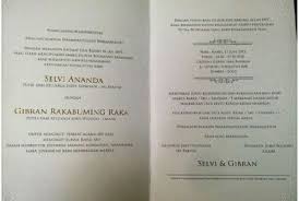 Contoh undangan pernikahan islami pada tahun ini banyak sekali dicari oleh semua orang karena dengan desain yang sangat menarik dan modern, salah bagaimana sahabt pernikpernikan setelah melihat contoh kartu undangan pernikahan islami yang sudah bang admin berikan ke kamu semua? Ini Isi Undangan Pernikahan Putra Jokowi Republika Online