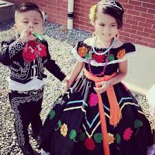 Pin By Phyllis Hamric On Weddings Mexican Outfit Mexican Quinceanera Dresses Mexican Dresses