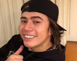 Whindersson nunes é comediante, cantor e youtuber brasileiro. Whindersson Nunes Diz Ter Saudade De Quando Era Feliz E Preocupa Fas