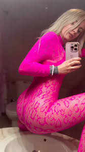 @isLaraBelles video Tweet