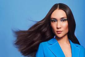 Sai perché i colori castani hanno riflessi rossi ⁉️esiste un problema comune nel colore castano, ovvero dei riflessi che tendono al rosso. Lo Shampoo Blu E Il Migliore Alleato Per Capelli Castani A Cosa Serve E Perche Utilizzarlo