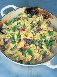 Farfalle With Carbonara And Spring Peas Jamie Oliver Recipes Recipe Farfalle Recipes Recipes Pasta Dishes