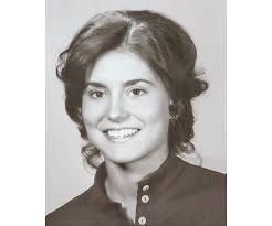 Madonna Lynn's Instagram, Twitter & Facebook