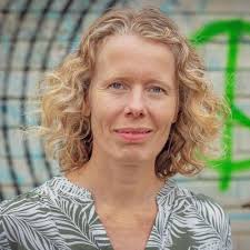 Lorna Fuller (@Lornatic)