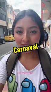 Caos y risas en el carnaval de Otavalo