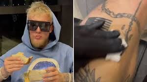 Jake paul and tana mongeau got couple tattoo's | jana is real confirmed my merch jake paul and tana mongoose thought it would be a good idea to get matching tattoos, so qcknd and i are. Jake Paul Gets A Gotcha Hat Tattoo Immediately After Fight With Floyd Mayweather