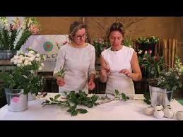 Centre de table du cours d'art floral. Pop Fleurs Creer Une Guirlande De Table Pour Un Mariage Youtube