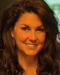 Kristen Henderson's Instagram, Twitter & Facebook