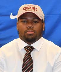 Bulldog trio signs off