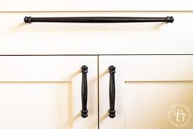In my last house, i painted my kitchen white and shared a tutorial on the best way to paint kitchen cabinets. Diy Painting Our Kitchen Cabinets With White Milk Paint Catz In The Kitchen