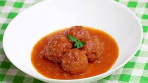 La carne picada es un alimento de fácil manipulación, digestivo, ligero y con infinidad de usos en la cocina para la elaboración de tus recetas. Albondigas Sin Freir En Salsa De Tomate Cocina Casera Y Facil