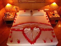 Want to master flower decoration at home? 25 Romantic Bedroom Ideas For Valentine S Day The Sleep Judge