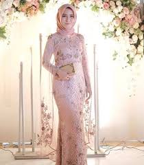 Tren baju lebaran 2021, busana remaja diskon hingga 70 … model baju kondangan celana 2020 : 85 Model Baju Kebaya Brokat Terbaru 2020 Cocok Untuk Berbagai Acara Wikipie Co Id Dress Brokat Hijab Dress Party Muslimah Dress