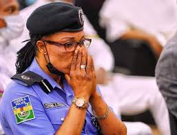 Chioma ajunwa — chioma ajunwa, née le 25 décembre 1970 à umuihiokwu mbaise, est une athlète nigériane, pratiquant le saut en longueur. Ekaqdh5wev2g M