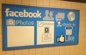 Back To School Bulletin Board Ideas Back To School Bulletin Boards High School English Classroom School Bulletin Boards