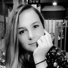 Melody Otto's Instagram, Twitter & Facebook