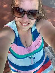 20 weeks pregnant. Nice and cool and comfy! For reference: 5'3 195lbs size  large.