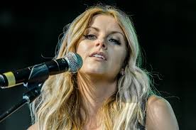 Lindsay Ell, 8/10/17, Riverbend Music Center, Cincinnati, OH