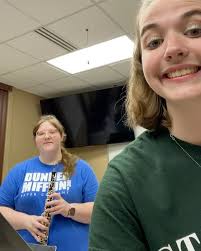 Late night duets with @sydney_holder03 !! 💚🤠, •, •, •, •, •, •, •, •, •,  •, •, #trumpet #trompeta #trumpetflower #trumpetplayer #brass #highbrass  #trumpetgirl #girltrumpetplayer #trumpets #band ...