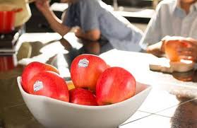 Find out what a calorie is and how to use calories to lose weight. Crunch Before Lunch On Apples An Easy Option For Fewer Calories Stemilt