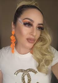 Heidi Bazan's Instagram, Twitter & Facebook