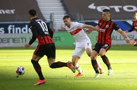 Na een kwakkelseizoen wordt de club derde in 1946/47. Einzelkritik Zum Vfb Stuttgart Bei Eintracht Frankfurt Verteidigen Anton Und Co Leidenschaftlich Vfb Stuttgart Stuttgarter Zeitung