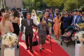 George burcea spune că nunta cu andreea bălan a fost o făcătură ordinară nunta respectivă însă nu a fost recunoscută de statul român, iar acum se pare că nu mai este recunoscută nici chiar de ginerică george burcea.acesta a postat pe rețelele de socializare un mesaj virulent, mai ales după ce încă soția sa, andreea bălan a fost la o emisiune de televiziune. TatÄƒl Andreei BÄƒlan Printre InvitaÈ›ii De La Nunta CantÄƒreÈ›ei Cu George Burcea Ce Mesaj I A Transmis Fiicei Lui È™tiri Un Site De Muzica