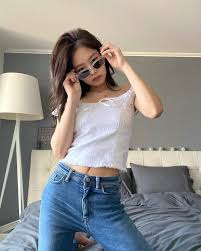 Blackpink will release the japanese version of the album on aug. Blackpink Jennie S Owned Instagram With Back To Back Selfies Inkistyle