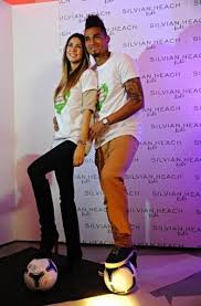 Seit der mittelfeldspieler 2018 eintracht frankfurt und damit die bundesliga verließ. Fotostrecke Melissa Satta Ist Schwanger Kevin Prince Boateng Wird Vater Bild 5 Von 8 Unterhaltung Verlagshaus Jaumann