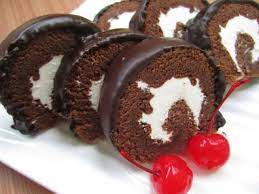 Dengan penyajian yang dibuat melingkar seperti rolade dan diisi dengan lapisan vla manis. Resep Bolu Gulung Coklat Kumparan Com