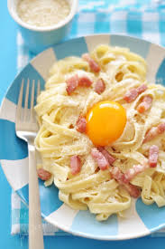 Tagliatelle Carbonara I Always Put The Raw Egg On After It Cooks To Perfection From The Heat Of The P Tagliatelle Carbonara Tagliatelles Cuisson Des Aliments