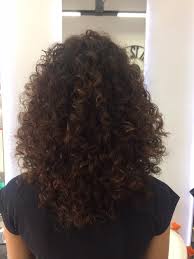 Taglio lungo scalato perfetto per i . Capelli Ricci Lunghi Milano Francis Milano