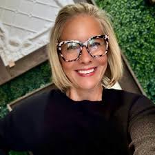 🎉 We're heading into April, and that means it's time to meet the owner of  April's featured boutique: Dibbydabbles Designs and Finds! 💃✨ Let's give a  warm welcome to Peggy, the owner