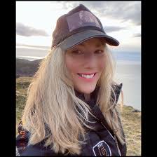 Turns out all Greta Thunberg needed to smile was a sandwich from an IDF  soldier.