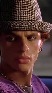 This isn't about Neil, it's about Michelle Trachtenberg, a true presence  who helped define a generation of sharp storytelling.⁠, ⁠, She broke out as  the original girl detective in Harriet the Spy, ...