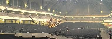 Family members are mourning with flowers and gifts. Case Study Radio On Stage Schildknecht Ag Radio Data Technology