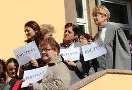 Citeste acum toate articole despre parchet tribunal caras severin pe digi24.ro. Grefierii Tribunalului Caras Severin Au Protestat In FaÅ£a InstituÅ£iei Argument