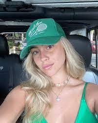 Adriana Dunlap's Instagram, Twitter & Facebook