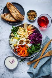 Winter Salat Bowl Mit Vegetarischem Senf Kaviar Und Knusperbrot Ein Herzhafter Salat Zum Sattessen Gourmetguerilla S Foxy Food Salat Bowl Knusperbrot Rezepte