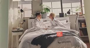  beberapa meja yang terbuat dari plastik daur ulang. Katalog Baru Ikea Panduan Inspiratif Untuk Kenyamanan Rumah Portal Berita Terikini