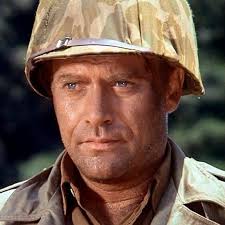 今日は『鉄人の日』！ 1987年の今日、広島カープの衣笠祥雄選手が2131試合連続出場し、世界記録を達成した日です！  通算2215試合連続出場世界記録を樹立しました！