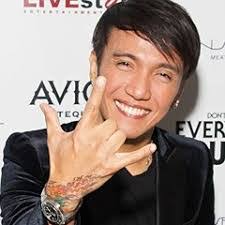 Willie Hambright's Instagram, Twitter & Facebook