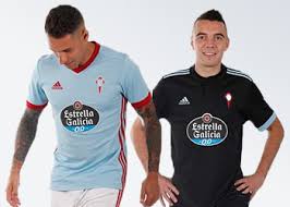 Una filtración que circuló ayer por las redes sociales revela que la segunda equipación del celta para la próxima temporada llevará los colores de vigo en la camiseta, un guiño a la ciudad. Celta De Vigo Planeta Fobal