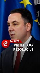 Vladimir Vanja Popović, nekadašnji supertalentovani ofanzivac, govori o  tome kakva su odricanja potrebna, kako bi neko postao uspješan fudbaler,  sportista uopšte. 📍Hotel Splendid @hotelsplendid 🫂Prijatelji emisije